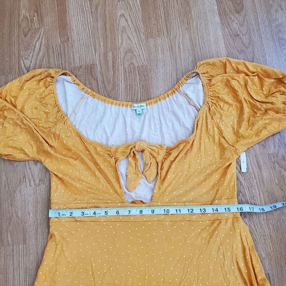 Love, Fire: Keyhole Front-Tie Polkadot Skater Dress size Large In Yellow - NEW - Picture 9 of 14